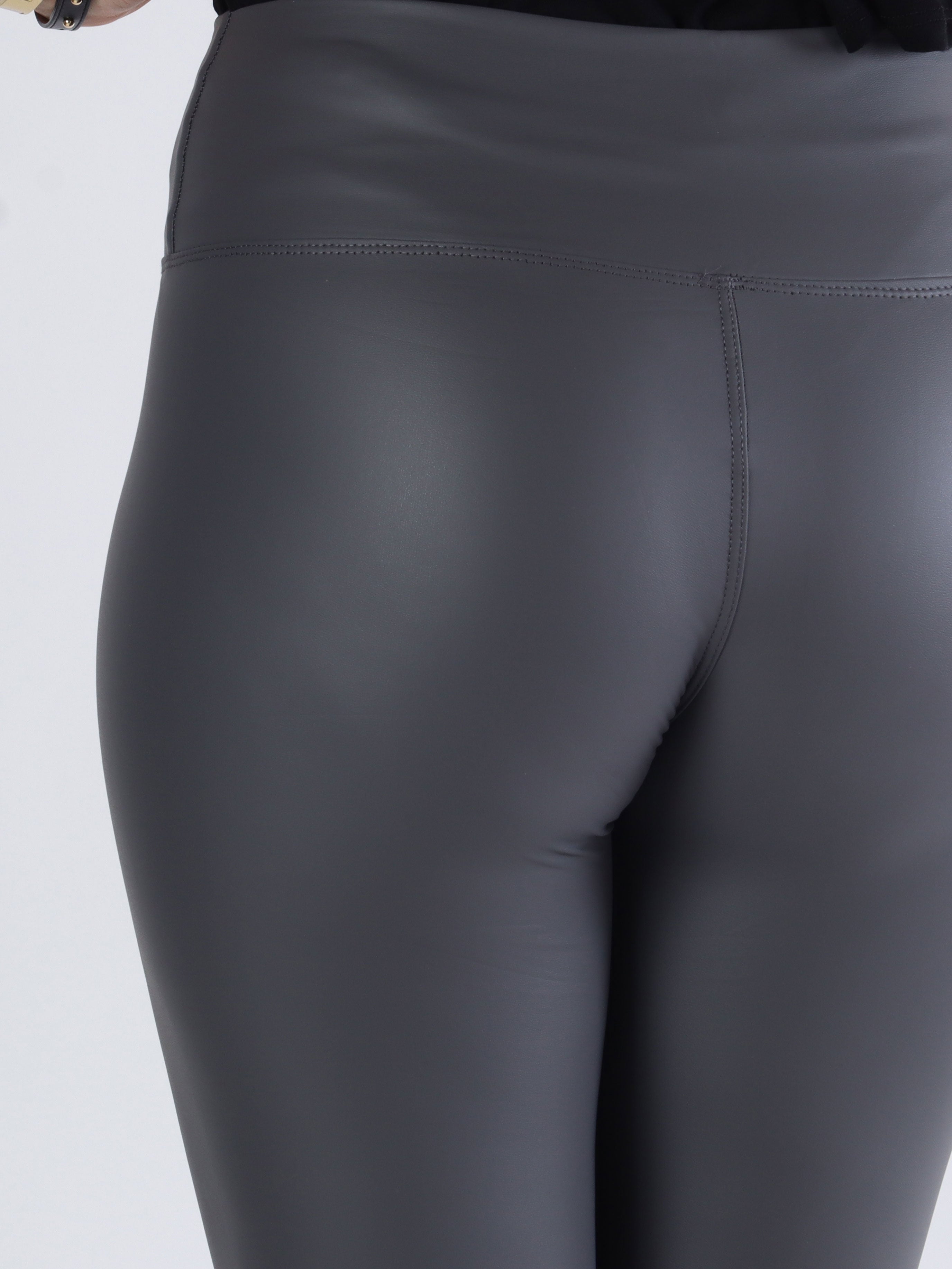 Kim - Elastiska leggings i läderlook med bred kant - Grey